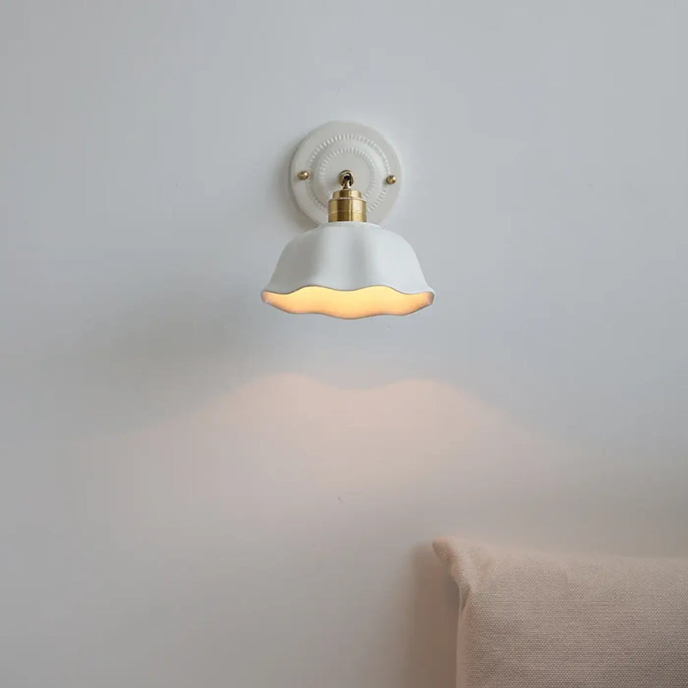 Petite Applique Murale Blanche À L’Effet Céramique Style Élégant