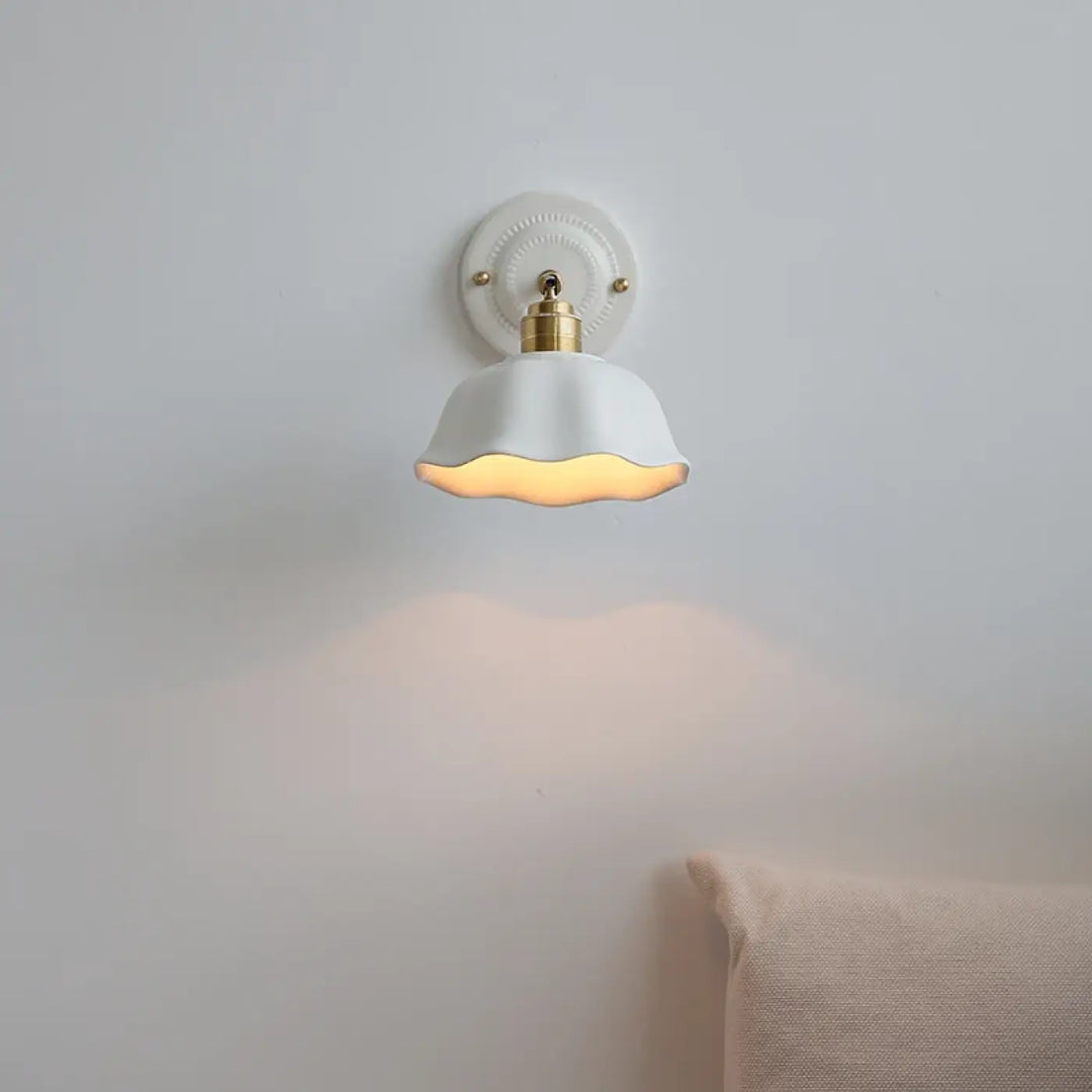 Petite Applique Murale Blanche À L’Effet Céramique Style Élégant