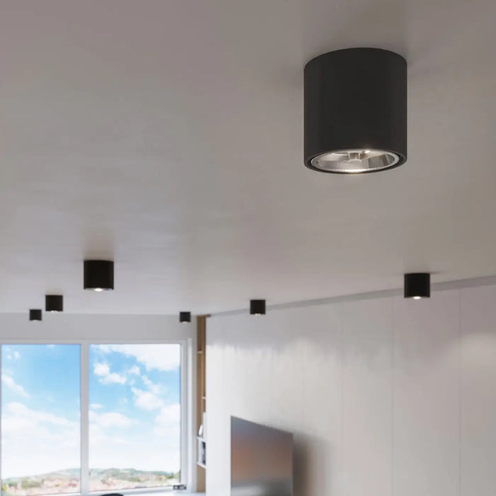 Plafonnier tiube noir cylindrique avec réflecteur métallique intérieur pour un style moderne et forme minimaliste