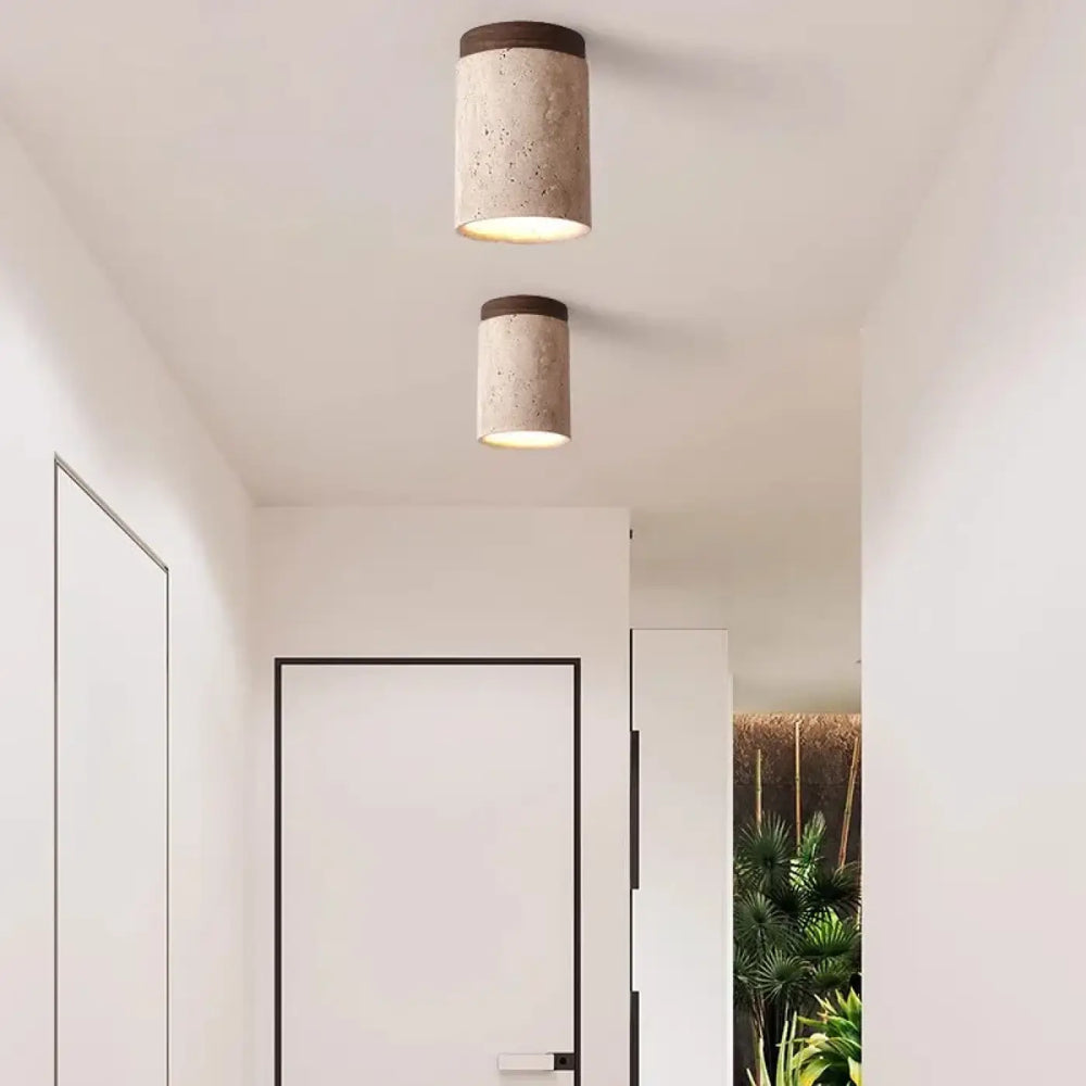 Plafonnier Cylindrique En Pierre Avec Finition En Bois

