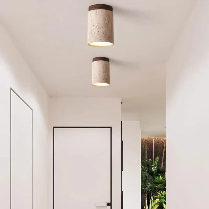 Plafonnier Cylindrique En Pierre Avec Finition En Bois

