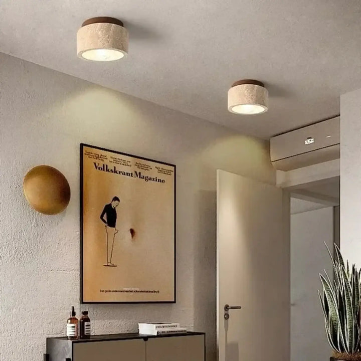 Plafonnier Cylindrique En Pierre Avec Finition En Bois

