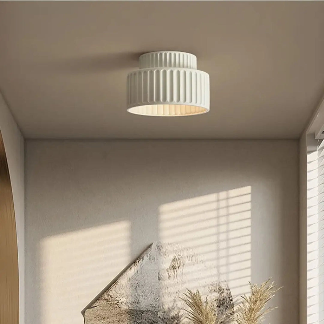 Plafonnier cylindrique strié au look rétro et original

