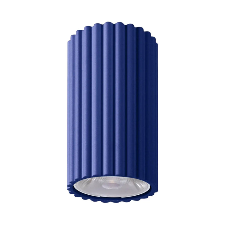 Luminaire plafonnier ivar ultramarine led 3000k en bleu profond avec abat-jour modernes rainurés et design expressif
