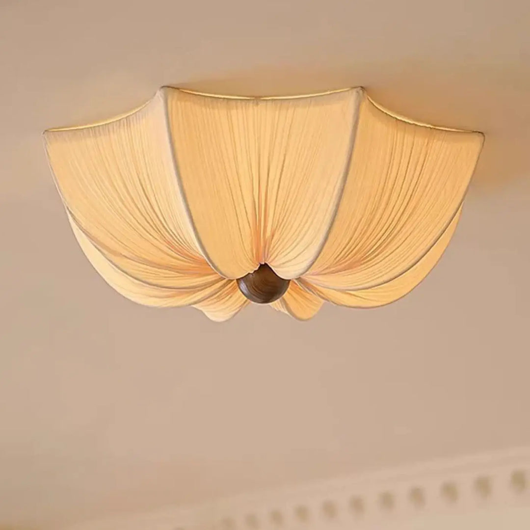 Luminaire plafonnier lianha en tissu crème avec abat-jour plissé beige et fixture sphérique marron foncé