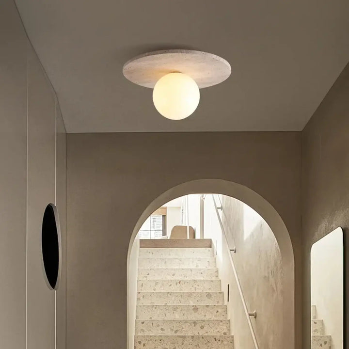 Plafonnier design en Pierre clair et globe en verre blanc moderne

