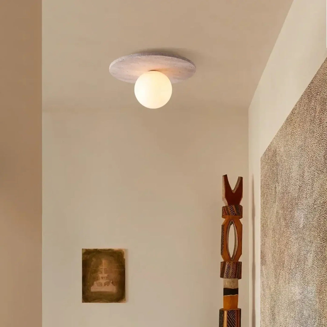 Plafonnier design en Pierre clair et globe en verre blanc moderne

