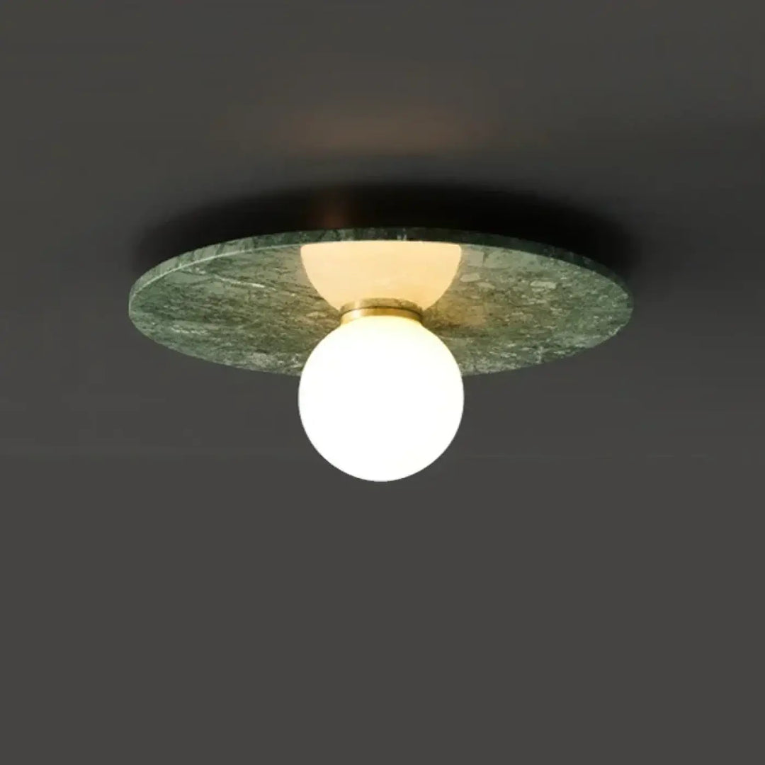 Plafonnier design en pierre verte et verre opalin moderne