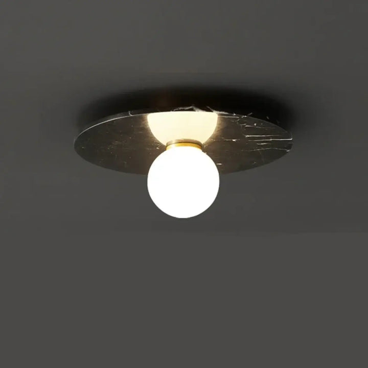 Plafonnier design en pierre verte et verre opalin moderne