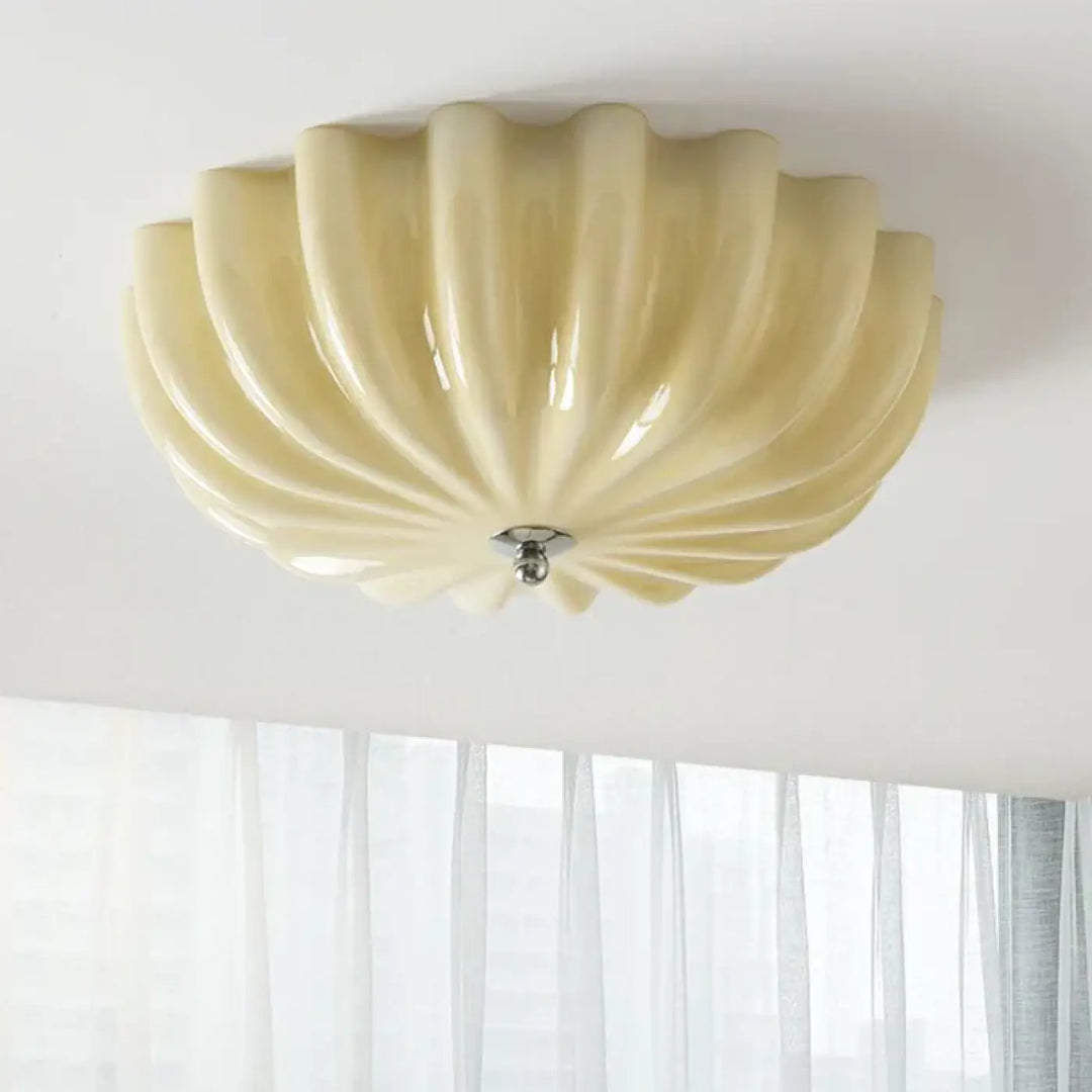 Plafonnier design en résine ondulée crème ou blanc moderne