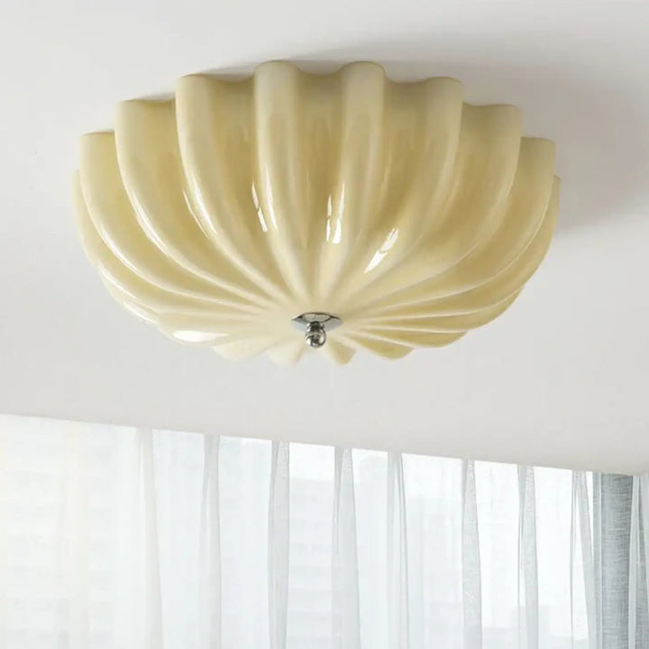 Plafonnier design en résine ondulée crème ou blanc moderne