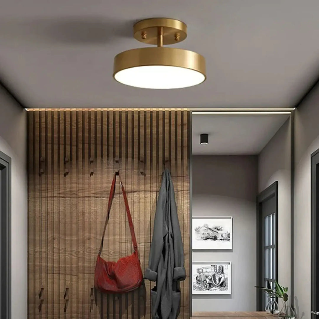 Plafonnier Doré Moderne À Forme Ronde Élégante
