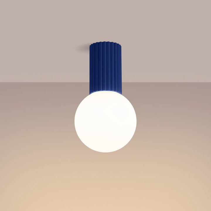 Luminaire plafonnier halo ultramarine bleu côtelé avec lampe halo sphère laiteuse bureau décorative