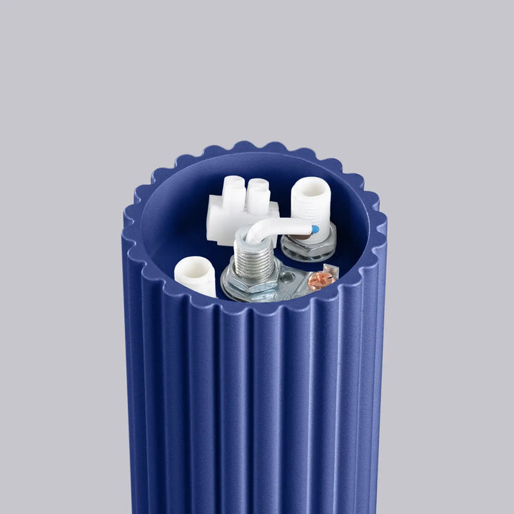 Radiateur cylindrique bleu luminaire plafonnier halo avec sphère laiteuse et raccords métalliques pour bureau décorative