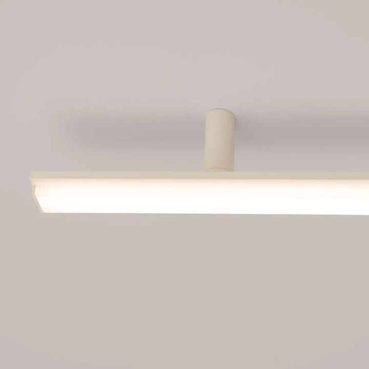 Luminaire plafonnier lagom 3000k beige avec plafonniers linéaires trois longueurs et lumière chaude diffuse