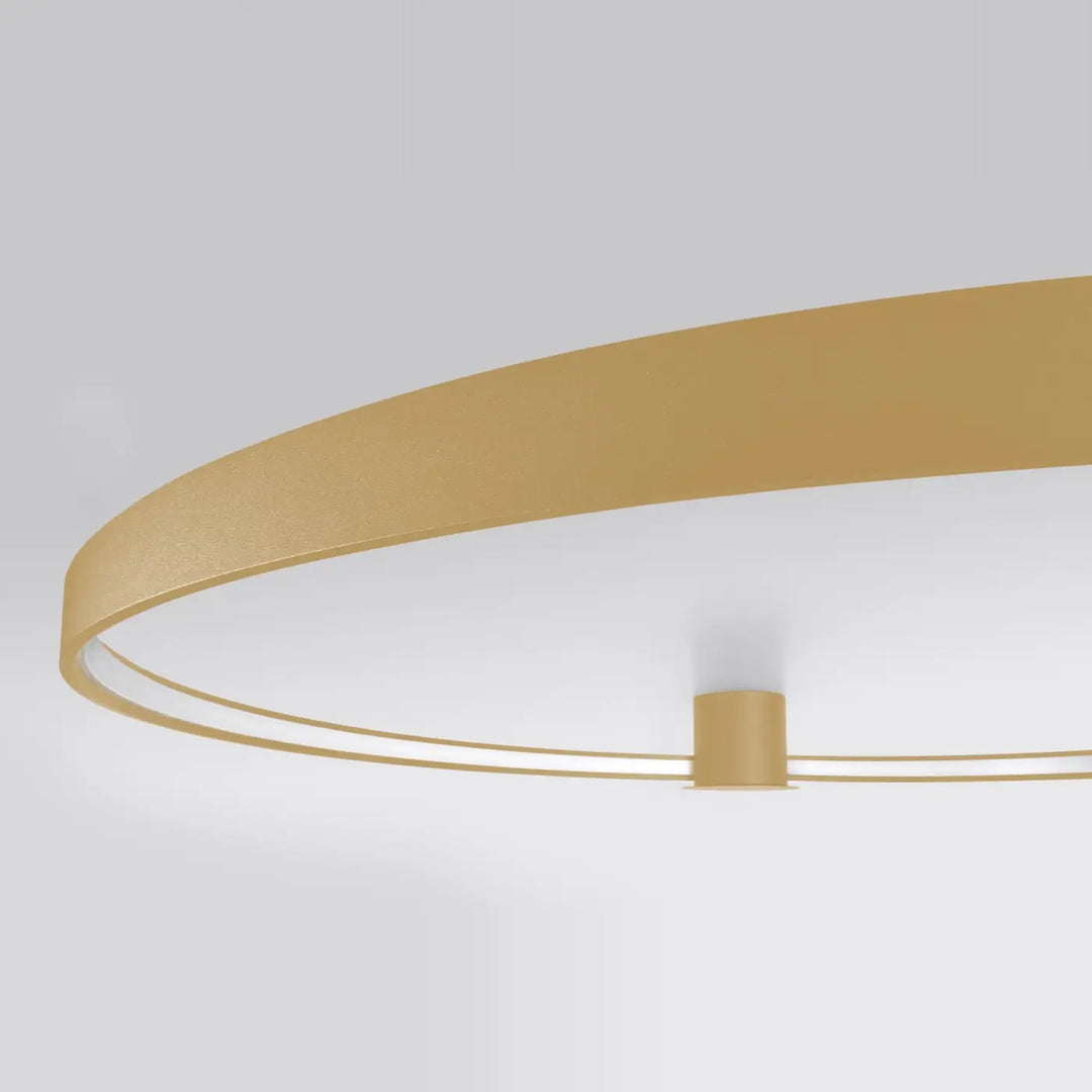 Luminaire plafonnier rio 110 doré avec modules led et efficacité lumineuse élevée au design minimaliste en métal lisse