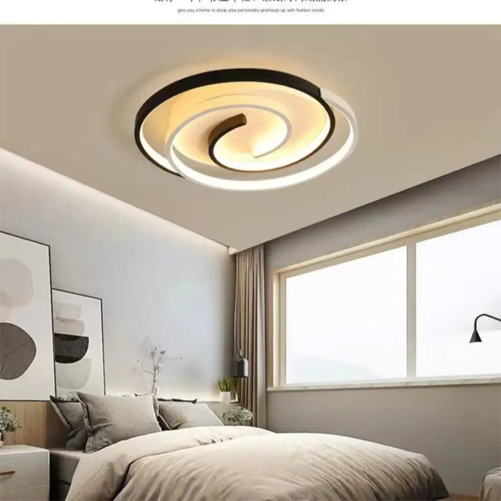 Plafonnier LED moderne mêlant formes carrées et spirale fluide

