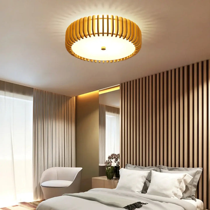Plafonnier luminaire rond warm-toned avec design bois À lattes plus qu’un luminaire décoratif batou