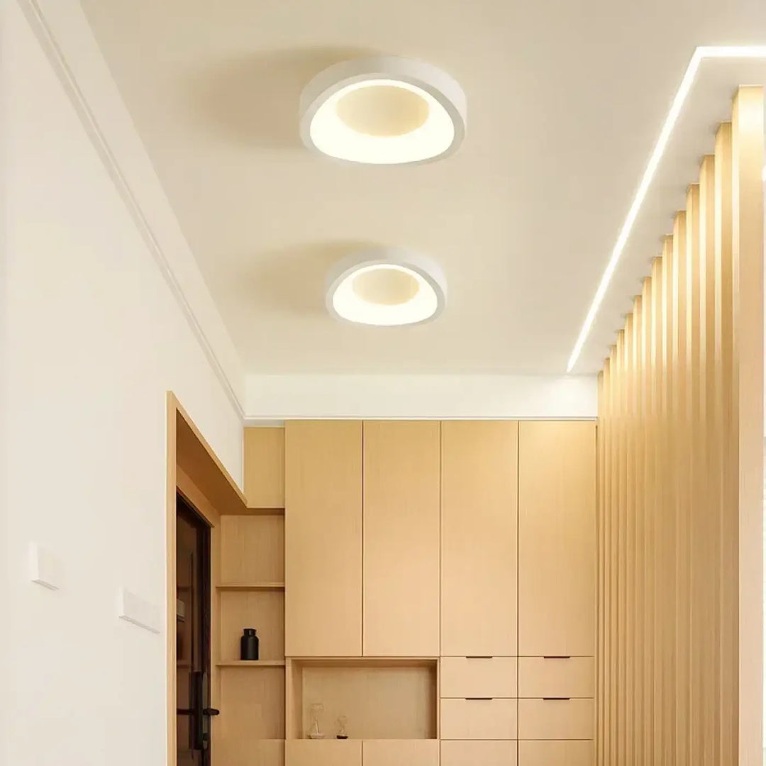 Plafonnier moderne en bois au style contemporain et design épuré