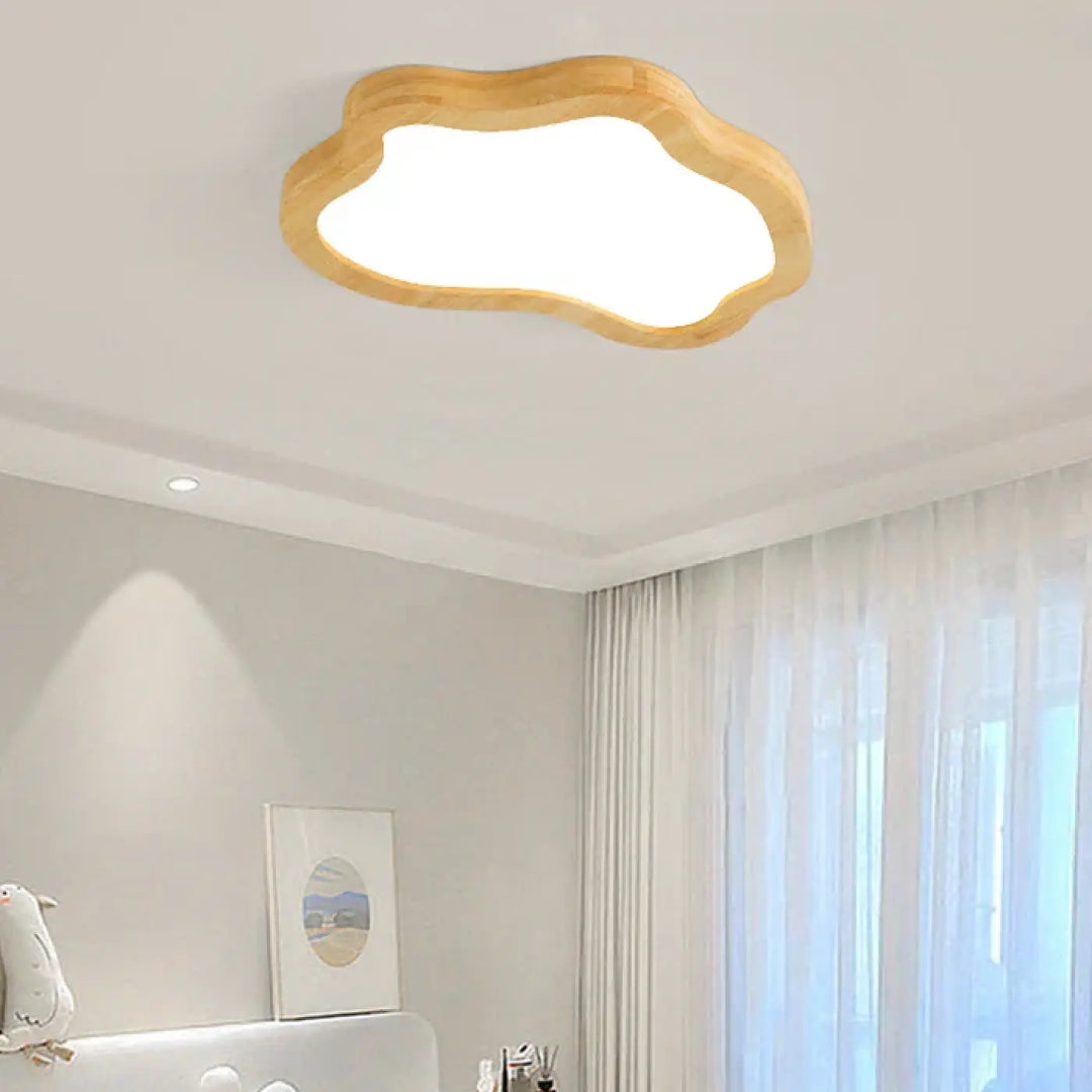 Plafonnier moderne en bois naturel en forme de nuage