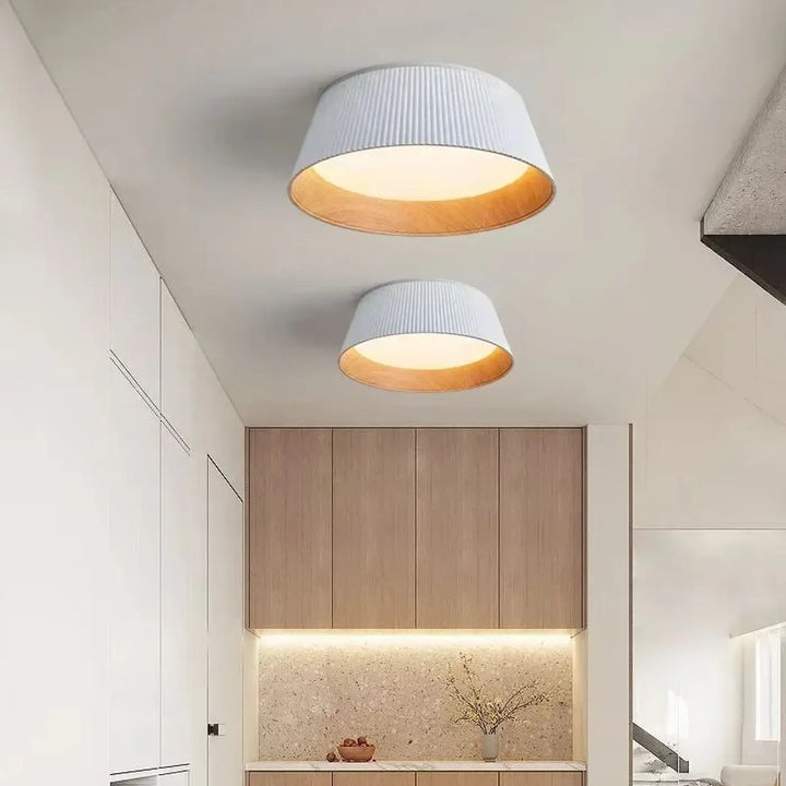 Plafonnier moderne en métal et abat-jour blanc ou noir