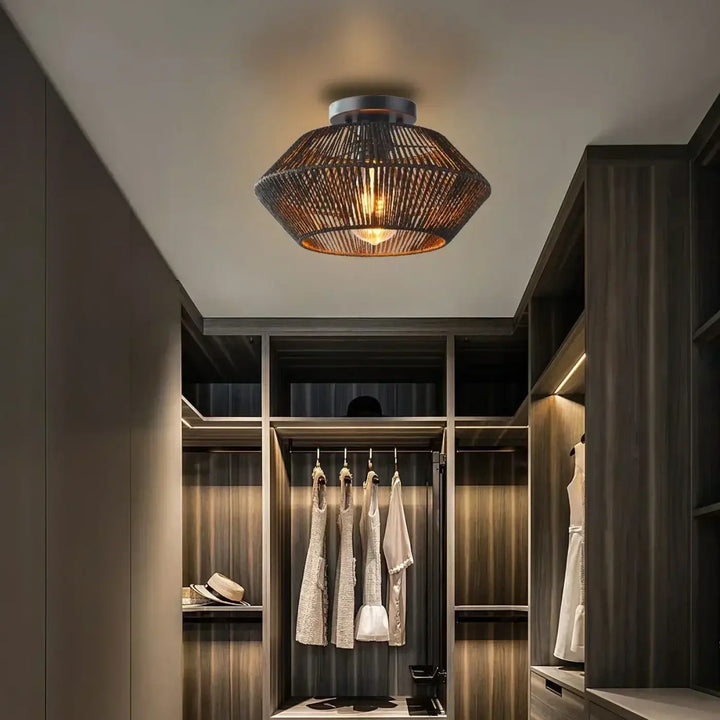 Plafonnier moderne métal noir design géométrique élégant