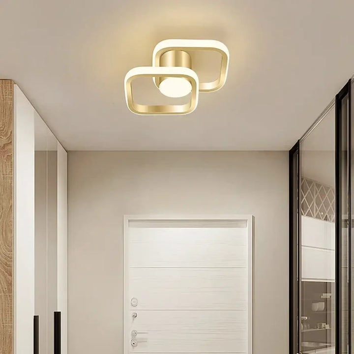 Plafonnier moderne minimaliste doré au design épuré et élégant