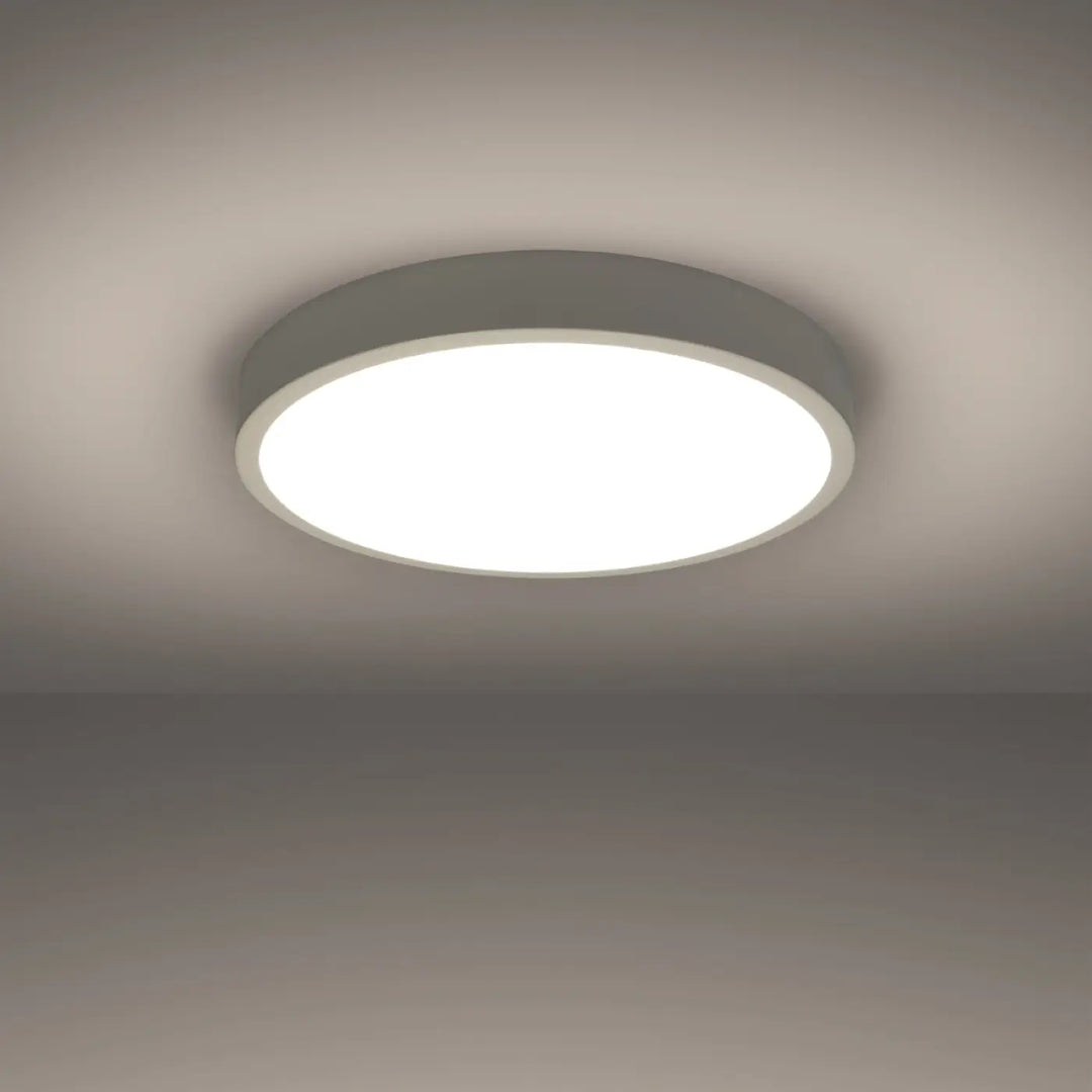 Luminaire plafonnier onyx 50 blanc led 3000k avec plafond rond et couleurs intemporelles pour recherche d’un éclairage doux
