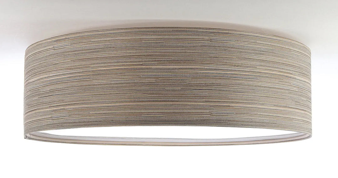 Plafonnier rond cylindrique en tissu taupe texturé avec dimension à l’éclairage subtile et élégante