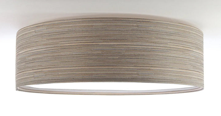 Plafonnier rond cylindrique en tissu taupe texturé avec dimension à l’éclairage subtile et élégante