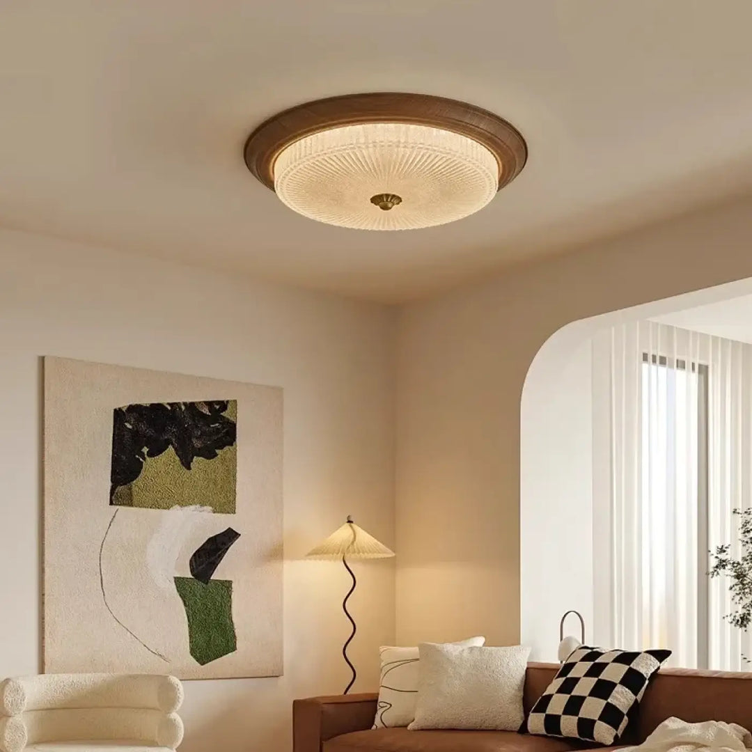 Plafonnier rond en verre texturé et finition bois naturelle