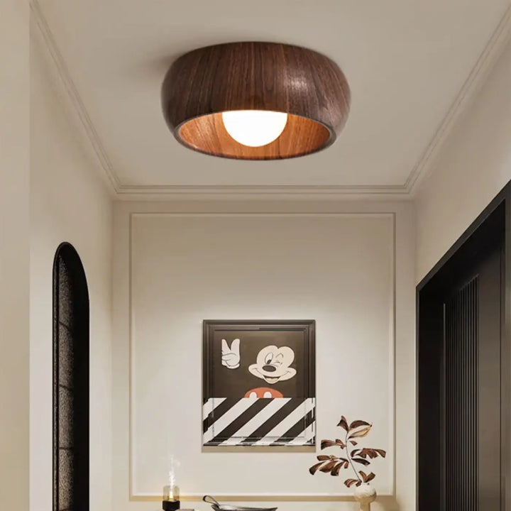Luminaire plafonnier ceily avec design circulaire chaud en bois naturel et finition bois naturel visible sur grain