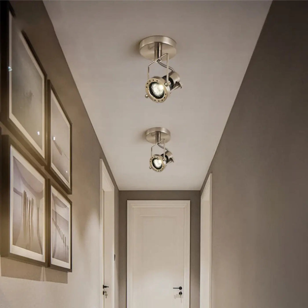 Plafonnier spot orientable métal brossé pour couloir design

