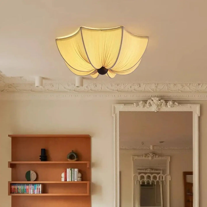 Plafonnier Tissu Plissé Beige Design Élégant Forme Fleur