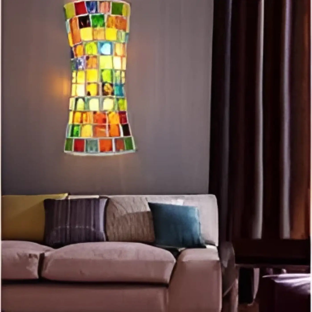 Applique murale mosaïque aly avec carreaux de verre colorés en motifs verticaux segmentés