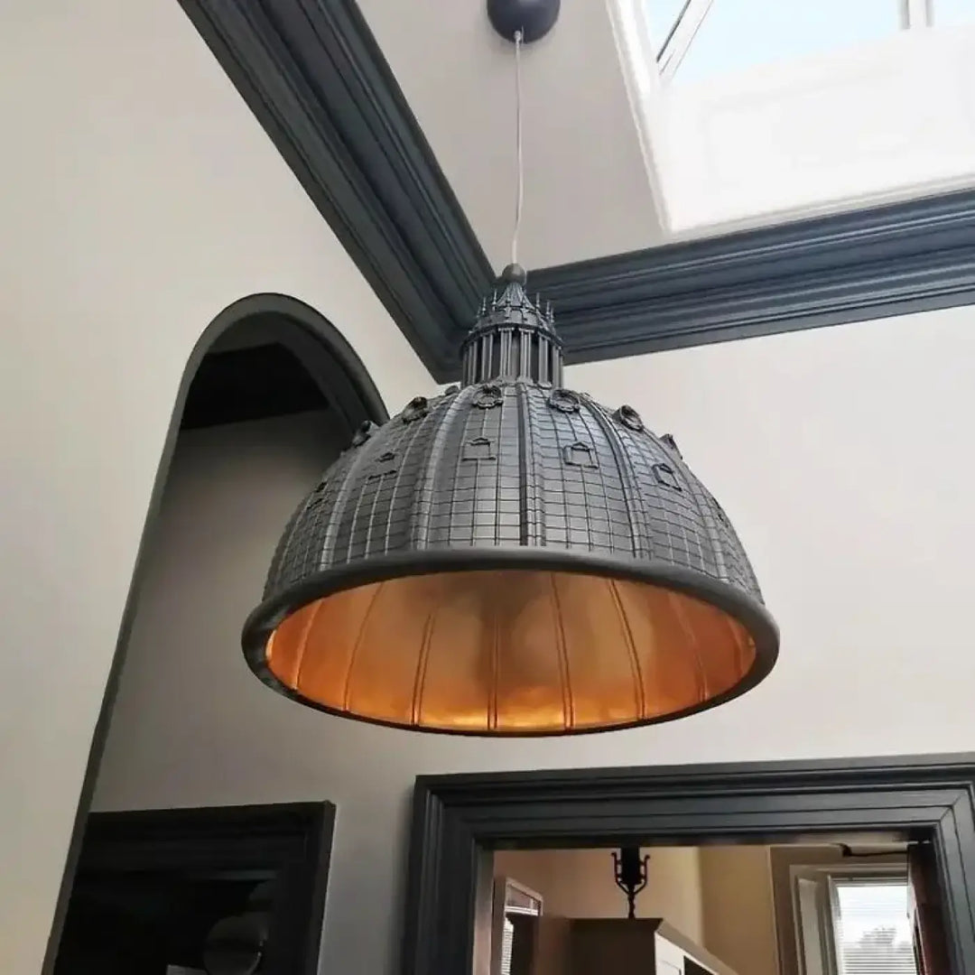 Suspension luminaire industriel en métal gris foncé avec intérieur cuivre chaud pour salle à manger par roomlumi