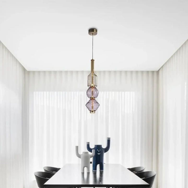 Suspension luminaire slira en métal doré avec verre soufflé clair, verre soufflé violet et verre soufflé lavande
