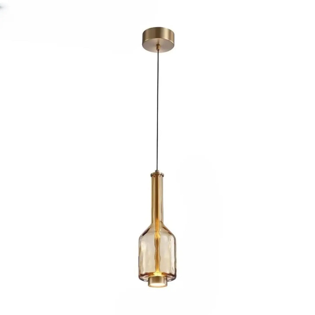 Suspension luminaire slira avec verre soufflé ambre et métal doré pour un éclairage moderne et élégant