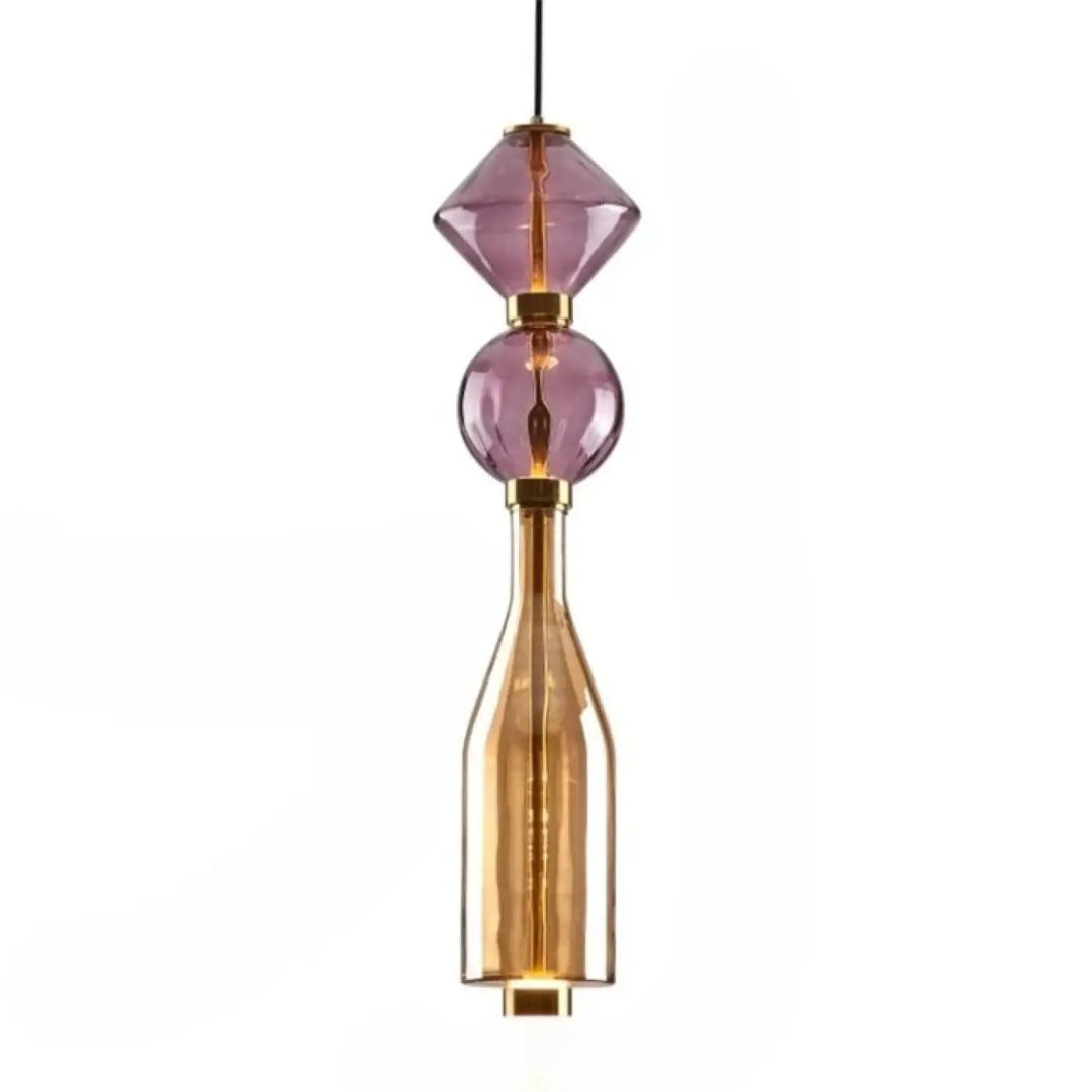 Suspension luminaire slira avec verre soufflé violet dégradé et métal doré en forme élégante inspirée d’une bouteille
