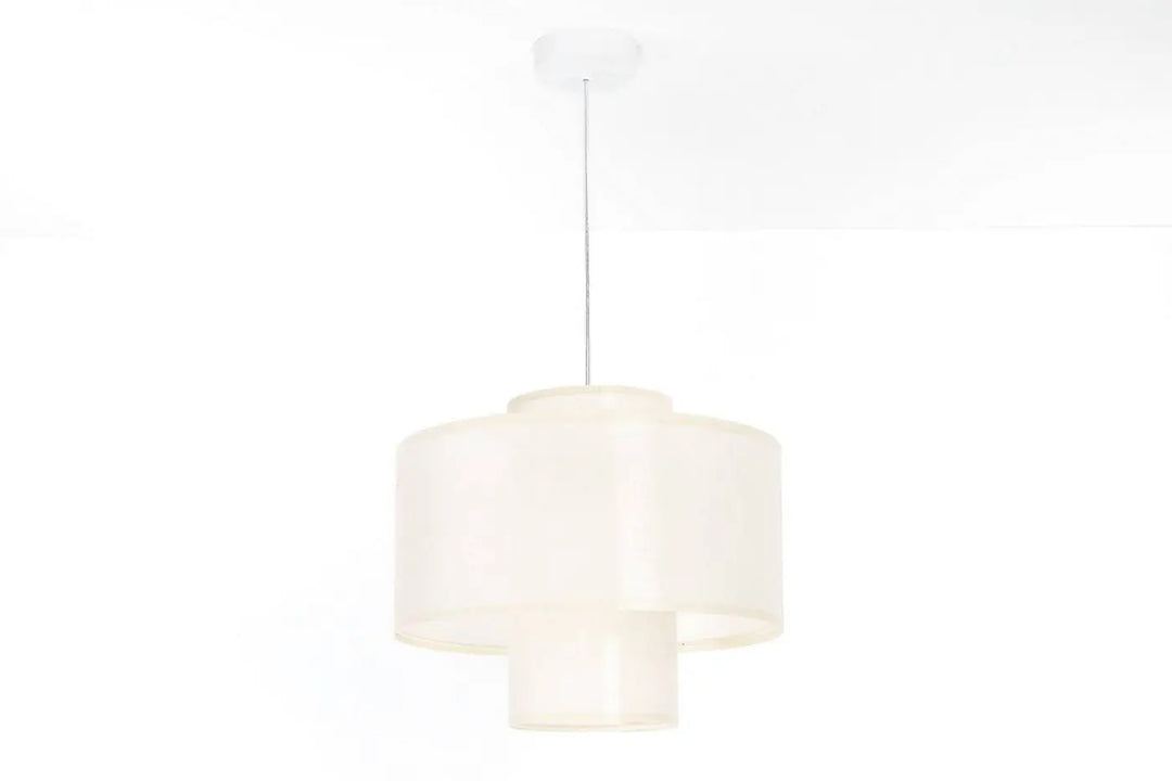 Suspension blanche crème à plusieurs niveaux avec abat-jours en tissu translucide pour un éclairage moderne