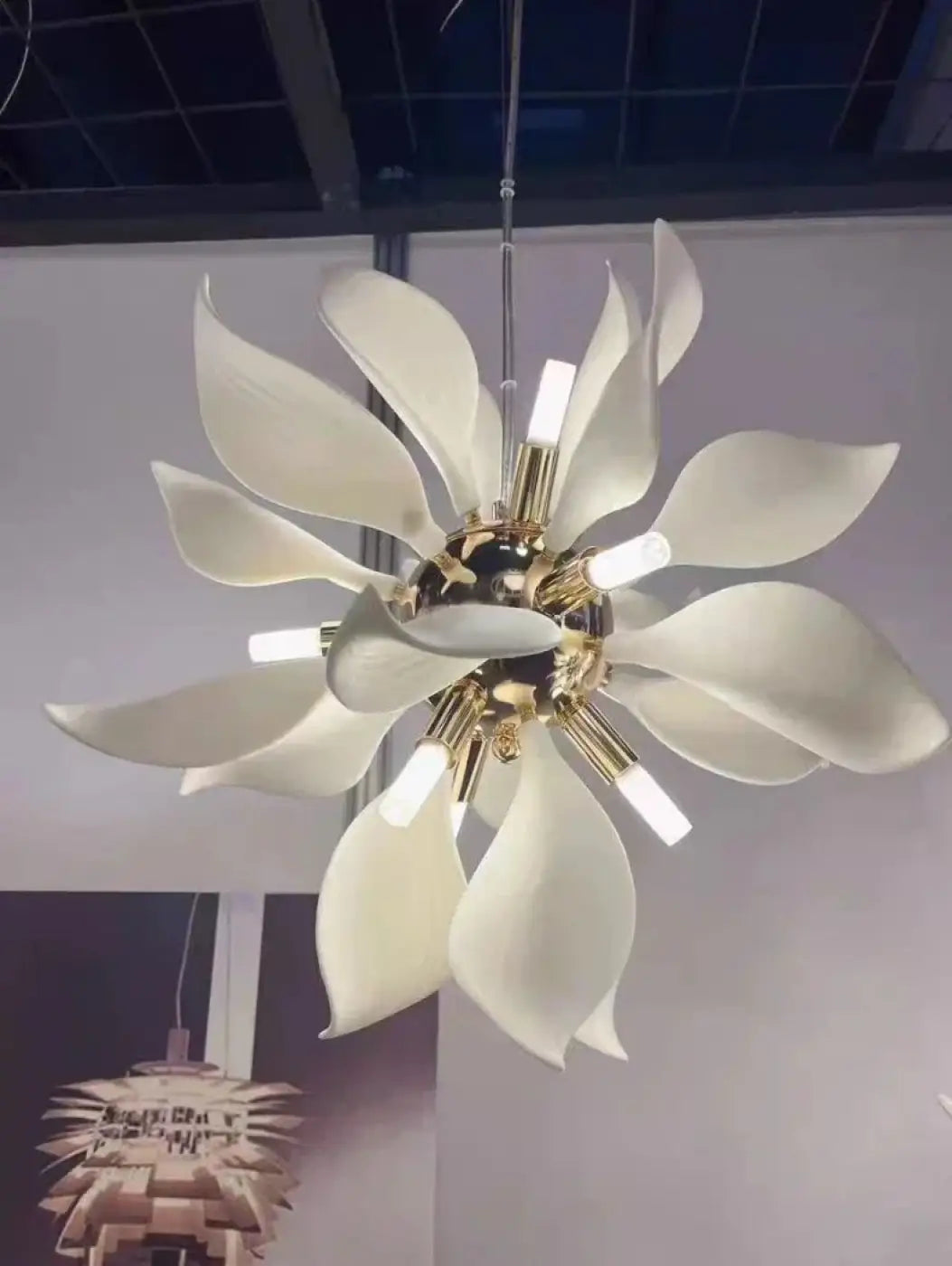 Suspension Blanche Forme Fleur Pétales Design Moderne Élégante