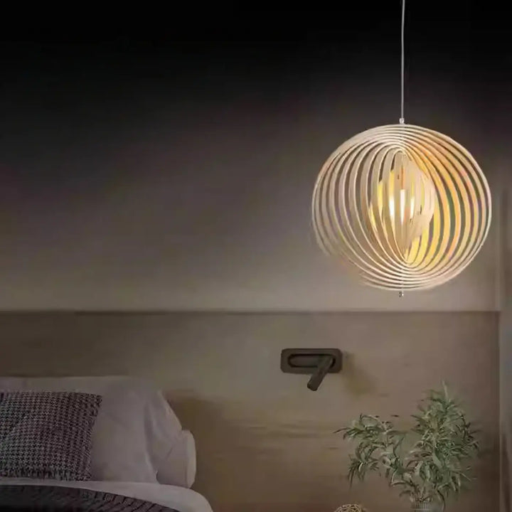 Suspension en bois design spirale pour salon ou salle à manger