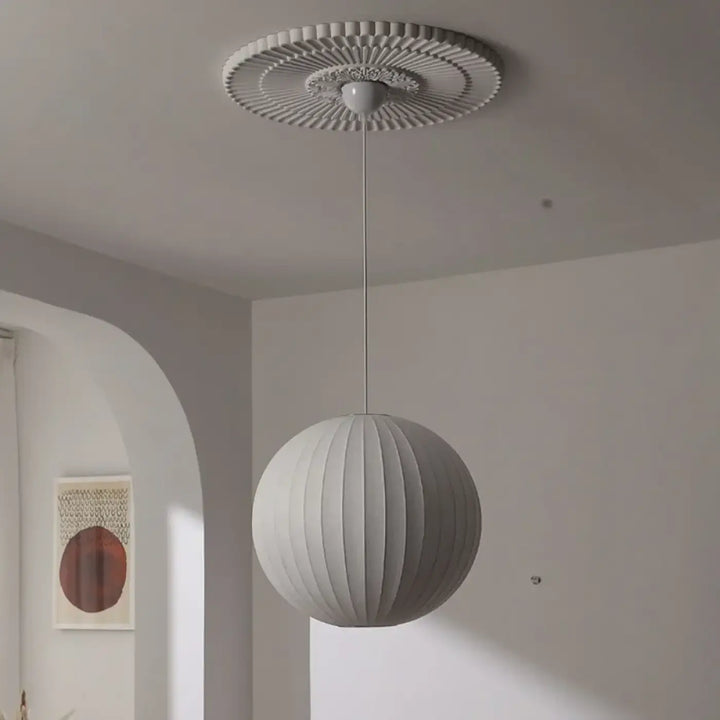 Suspension boule blanche plissée style scandinave moderne

