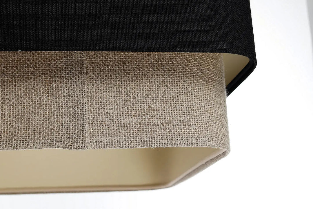 Suspension carrée noire kwadro duo avec abat-jour en textile raffiné beige et noir à extérieur en jute texturé
