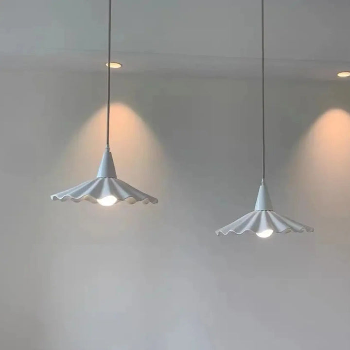 Suspension Céramique Blanche Forme Ondulée Design Vintage Chic
