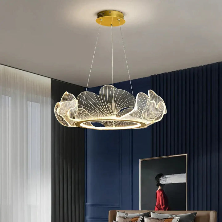 Suspension cercle avec feuilles sculptées style doré élégant