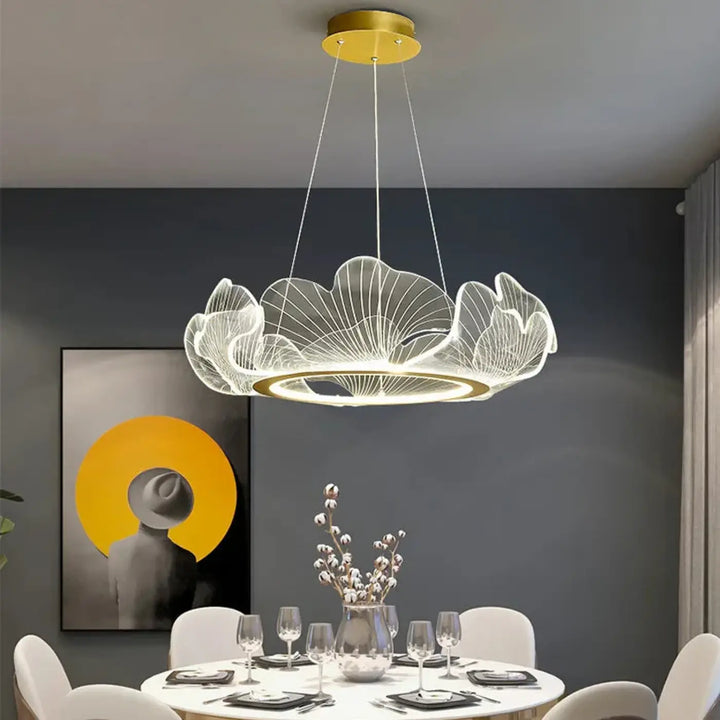Suspension cercle avec feuilles sculptées style doré élégant