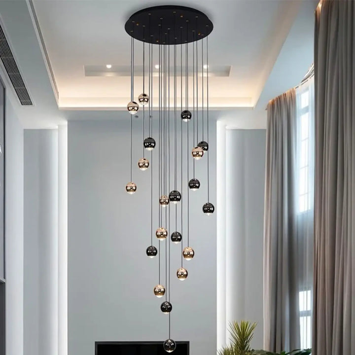 Suspension Contemporaine Cascade Boules Noires Dorées