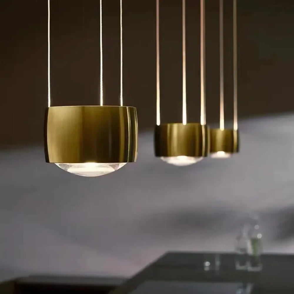 Suspension contemporaine dorée à lignes lumineuses fines moderne