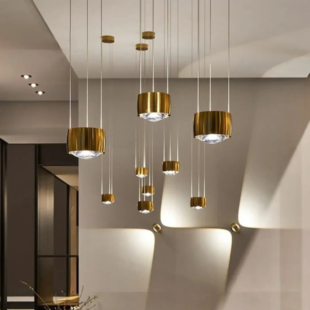 Suspension contemporaine dorée à lignes lumineuses fines moderne